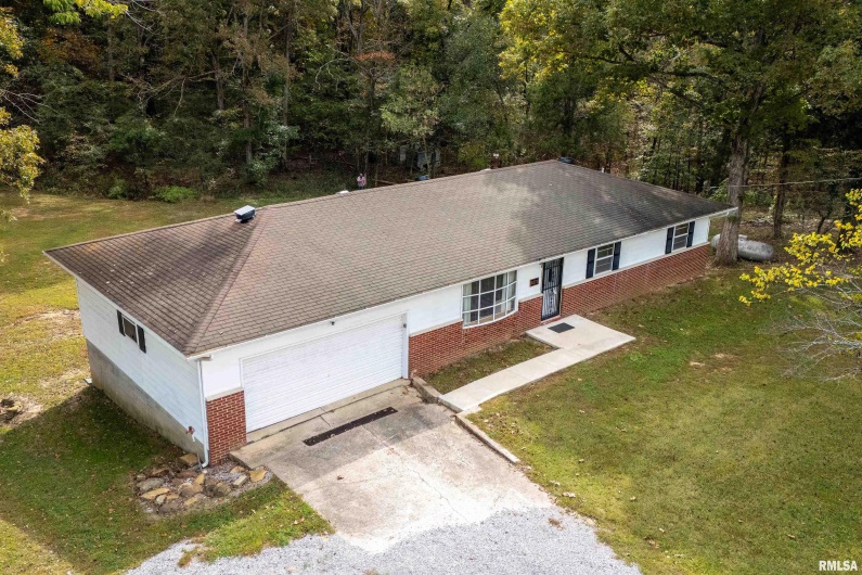 8375 Highway 145 S, Harrisburg, Illinois 62946-5521, 3 Bedrooms Bedrooms, 0 ,2 BathroomsBathrooms,Residential,For Sale,Highway 145 S,0,RMAEB460176