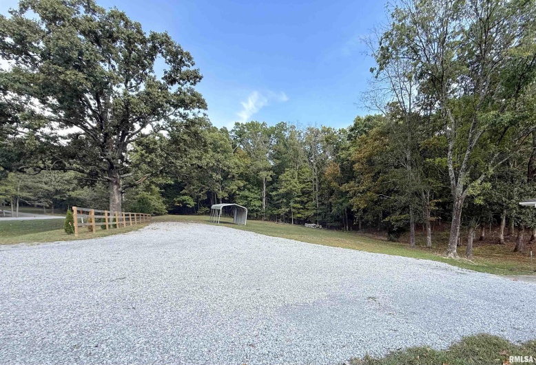 8375 Highway 145 S, Harrisburg, Illinois 62946-5521, 3 Bedrooms Bedrooms, 0 ,2 BathroomsBathrooms,Residential,For Sale,Highway 145 S,0,RMAEB460176