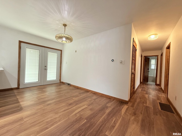 8375 Highway 145 S, Harrisburg, Illinois 62946-5521, 3 Bedrooms Bedrooms, 0 ,2 BathroomsBathrooms,Residential,For Sale,Highway 145 S,0,RMAEB460176