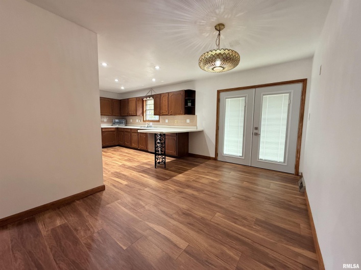 8375 Highway 145 S, Harrisburg, Illinois 62946-5521, 3 Bedrooms Bedrooms, 0 ,2 BathroomsBathrooms,Residential,For Sale,Highway 145 S,0,RMAEB460176