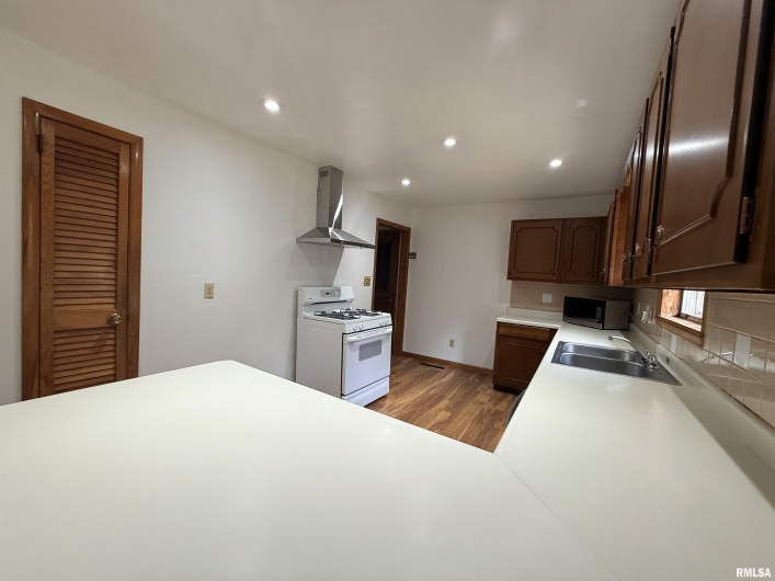 8375 Highway 145 S, Harrisburg, Illinois 62946-5521, 3 Bedrooms Bedrooms, 0 ,2 BathroomsBathrooms,Residential,For Sale,Highway 145 S,0,RMAEB460176