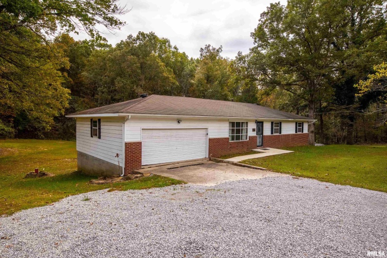 8375 Highway 145 S, Harrisburg, Illinois 62946-5521, 3 Bedrooms Bedrooms, 0 ,2 BathroomsBathrooms,Residential,For Sale,Highway 145 S,0,RMAEB460176