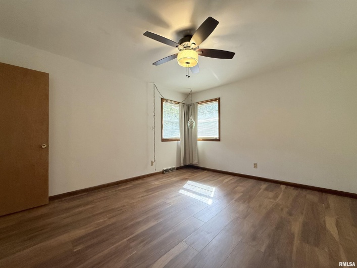8375 Highway 145 S, Harrisburg, Illinois 62946-5521, 3 Bedrooms Bedrooms, 0 ,2 BathroomsBathrooms,Residential,For Sale,Highway 145 S,0,RMAEB460176