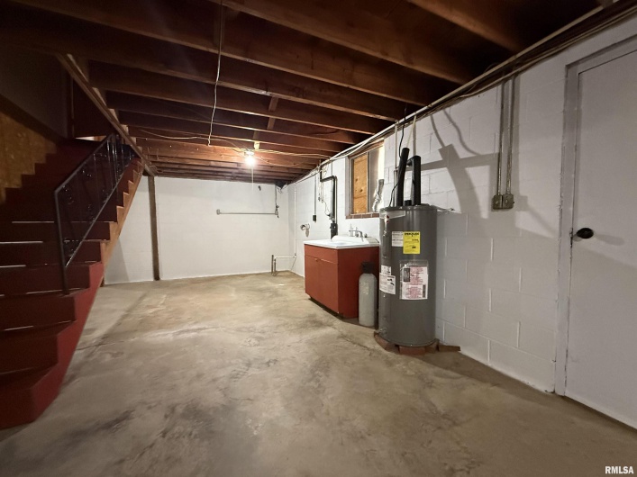 8375 Highway 145 S, Harrisburg, Illinois 62946-5521, 3 Bedrooms Bedrooms, 0 ,2 BathroomsBathrooms,Residential,For Sale,Highway 145 S,0,RMAEB460176