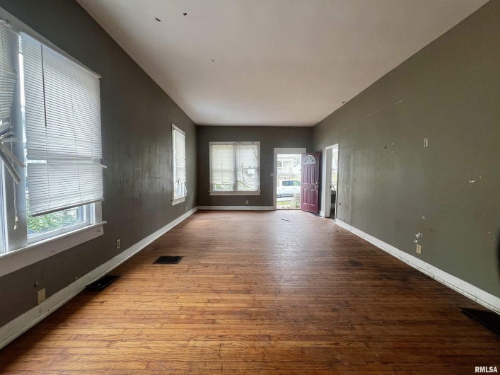 502 Beveridge Street, Carbondale, Illinois 62901, 0 , 0 ,0,Residential Income,For Sale,Beveridge,0,RMAEB460177