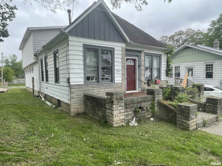 502 Beveridge Street, Carbondale, Illinois 62901, 0 , 0 ,0,Residential Income,For Sale,Beveridge,0,RMAEB460177