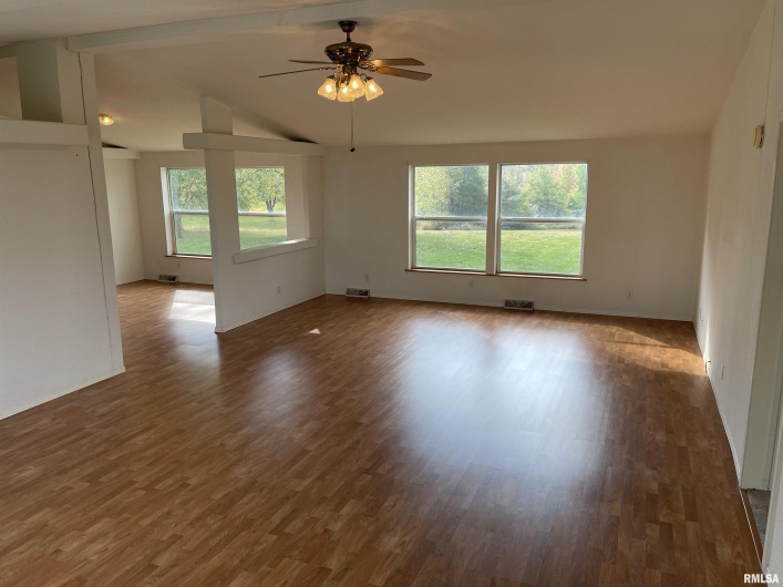 11980 Hafer Road, Carterville, Illinois 62918, 3 Bedrooms Bedrooms, 0 ,2 BathroomsBathrooms,Residential,For Sale,Hafer,0,RMAEB460180