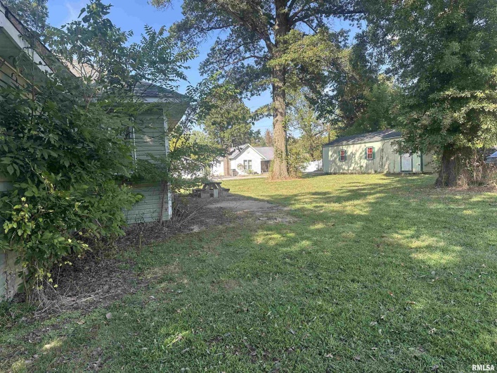 404 JACKSON Street, Carterville, Illinois 62918, 3 Bedrooms Bedrooms, 0 ,1 BathroomBathrooms,Residential,For Sale,JACKSON,0,RMAEB460188