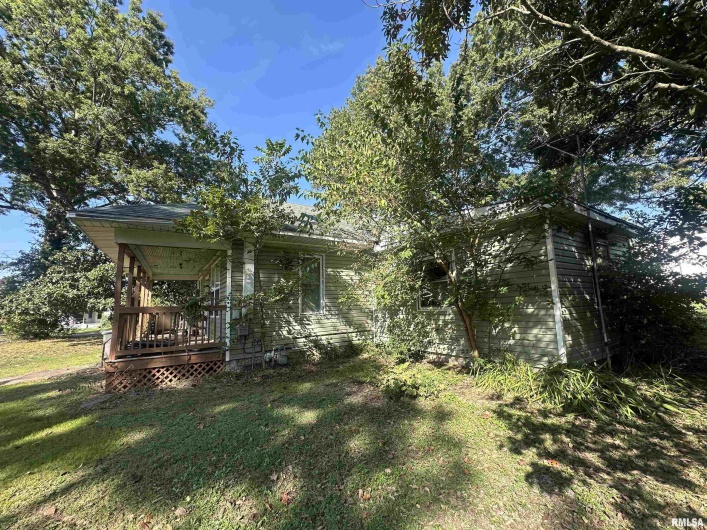 404 JACKSON Street, Carterville, Illinois 62918, 3 Bedrooms Bedrooms, 0 ,1 BathroomBathrooms,Residential,For Sale,JACKSON,0,RMAEB460188