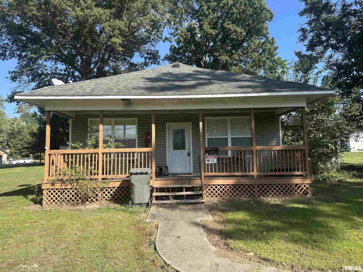 404 JACKSON Street, Carterville, Illinois 62918, 3 Bedrooms Bedrooms, 0 ,1 BathroomBathrooms,Residential,For Sale,JACKSON,0,RMAEB460188
