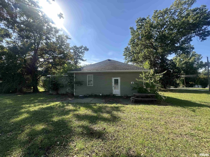 404 JACKSON Street, Carterville, Illinois 62918, 3 Bedrooms Bedrooms, 0 ,1 BathroomBathrooms,Residential,For Sale,JACKSON,0,RMAEB460188