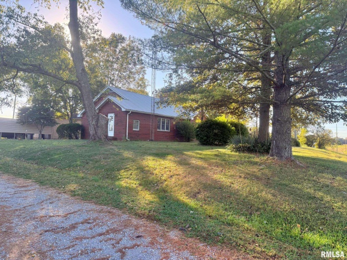 3232 IL-145 Road, Metropolis, Illinois 62960, 2 Bedrooms Bedrooms, 0 ,1 BathroomBathrooms,Residential,For Sale,IL-145,0,RMAEB460191