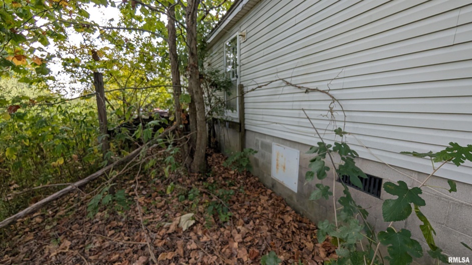 1390 Eagle Point Bay Road, Goreville, Illinois 62939, 5 Bedrooms Bedrooms, 0 ,3 BathroomsBathrooms,Residential,For Sale,Eagle Point Bay,0,RMAEB460195
