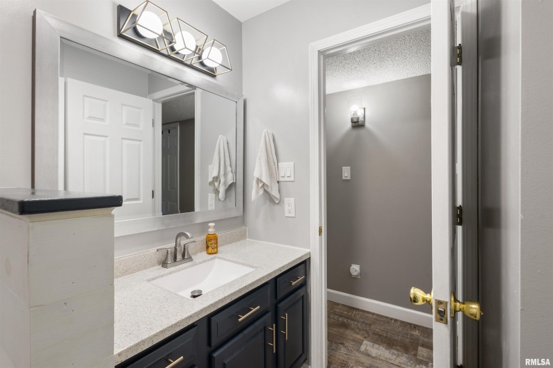 3029 TEAKWOOD Drive, Herrin, Illinois 62948, 3 Bedrooms Bedrooms, 0 ,2 BathroomsBathrooms,Residential,For Sale,TEAKWOOD,0,RMAEB460194