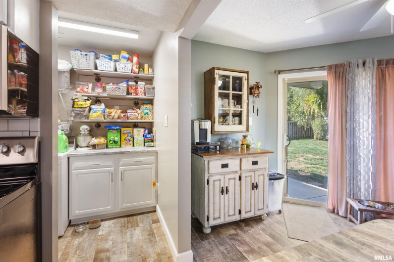 3029 TEAKWOOD Drive, Herrin, Illinois 62948, 3 Bedrooms Bedrooms, 0 ,2 BathroomsBathrooms,Residential,For Sale,TEAKWOOD,0,RMAEB460194