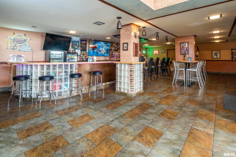 1329 WALNUT Street, Murphysboro, Illinois 62966, 0 , 0 ,0,Commercial Sale,For Sale,WALNUT,0,RMAEB460197