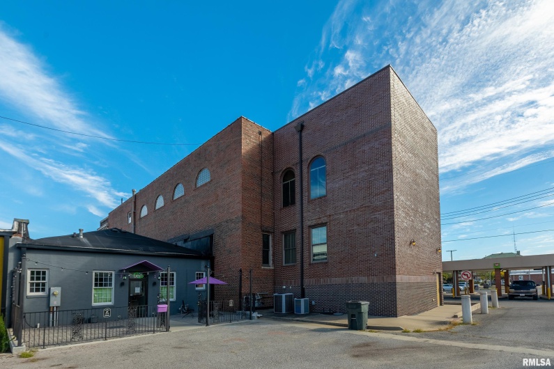 1329 WALNUT Street, Murphysboro, Illinois 62966, 0 , 0 ,0,Commercial Sale,For Sale,WALNUT,0,RMAEB460197