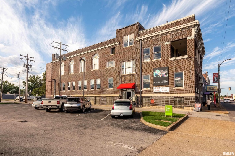 1329 WALNUT Street, Murphysboro, Illinois 62966, 0 , 0 ,0,Commercial Sale,For Sale,WALNUT,0,RMAEB460197