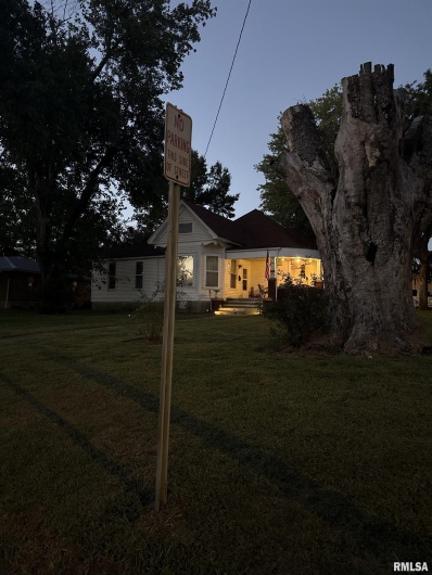 110 MONROE Street, Anna, Illinois 62906, 3 Bedrooms Bedrooms, 0 ,2 BathroomsBathrooms,Residential,For Sale,MONROE,0,RMAEB460199