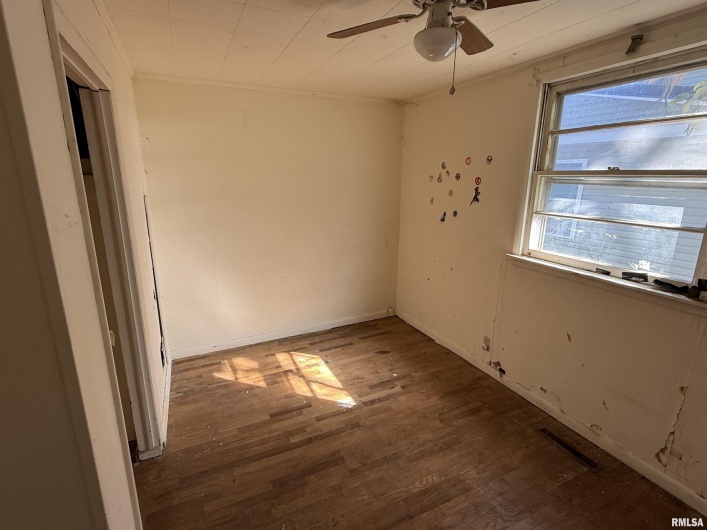 1010 5TH Street, Metropolis, Illinois 62960, 2 Bedrooms Bedrooms, 0 ,1 BathroomBathrooms,Residential,For Sale,5TH,0,RMAEB460201