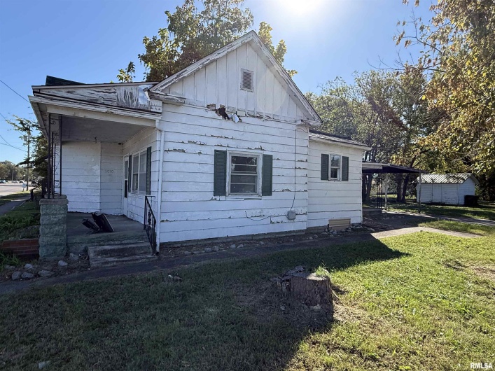 1010 5TH Street, Metropolis, Illinois 62960, 2 Bedrooms Bedrooms, 0 ,1 BathroomBathrooms,Residential,For Sale,5TH,0,RMAEB460201