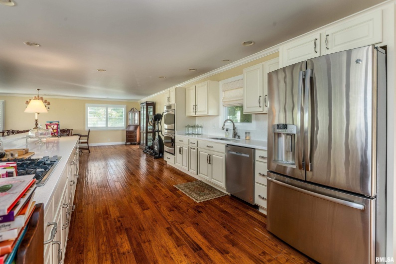 313 COUNTRY CLUB Lane, Harrisburg, Illinois 62946, 3 Bedrooms Bedrooms, 0 ,3 BathroomsBathrooms,Residential,For Sale,COUNTRY CLUB,0,RMAQC4268592