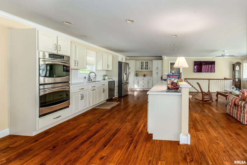 313 COUNTRY CLUB Lane, Harrisburg, Illinois 62946, 3 Bedrooms Bedrooms, 0 ,3 BathroomsBathrooms,Residential,For Sale,COUNTRY CLUB,0,RMAQC4268592