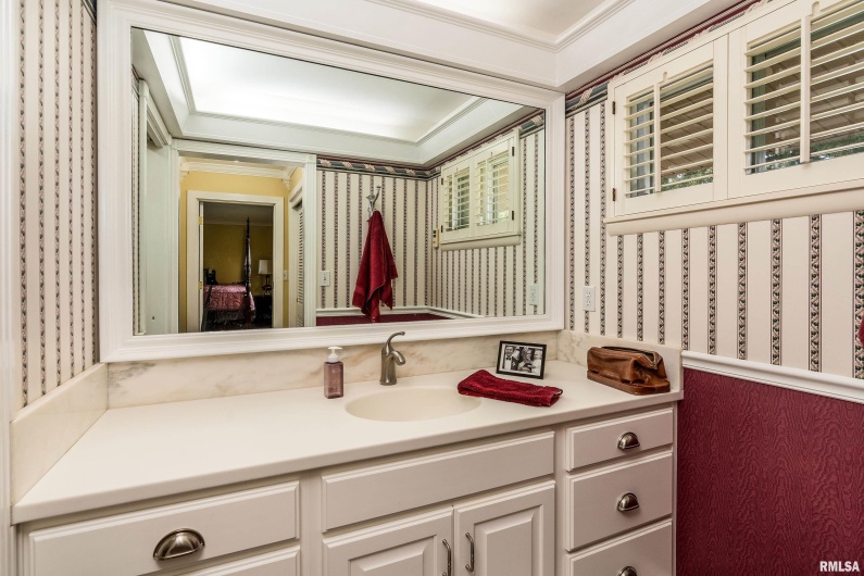 313 COUNTRY CLUB Lane, Harrisburg, Illinois 62946, 3 Bedrooms Bedrooms, 0 ,3 BathroomsBathrooms,Residential,For Sale,COUNTRY CLUB,0,RMAQC4268592