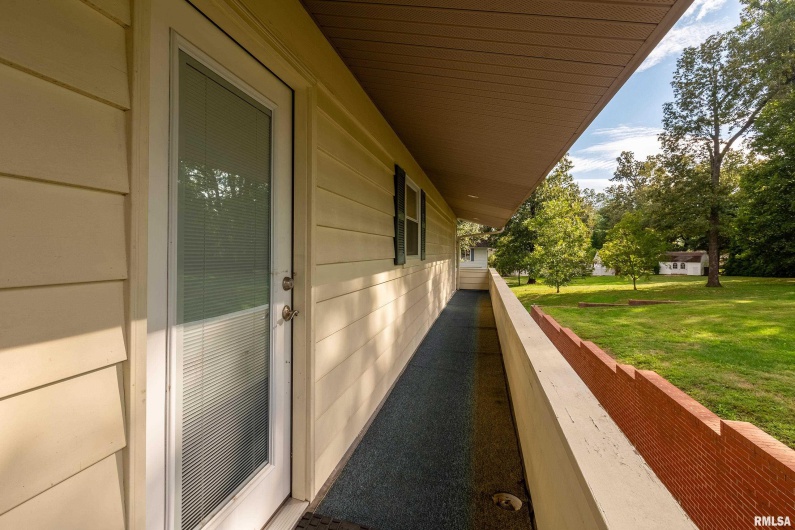 313 COUNTRY CLUB Lane, Harrisburg, Illinois 62946, 3 Bedrooms Bedrooms, 0 ,3 BathroomsBathrooms,Residential,For Sale,COUNTRY CLUB,0,RMAQC4268592