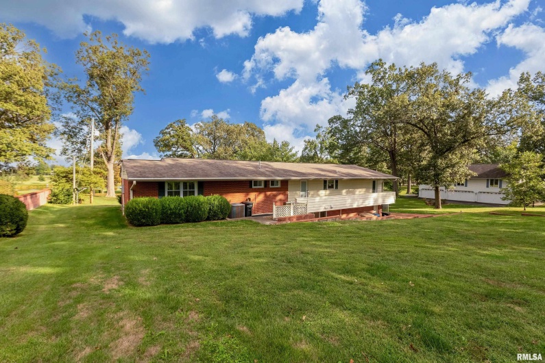 313 COUNTRY CLUB Lane, Harrisburg, Illinois 62946, 3 Bedrooms Bedrooms, 0 ,3 BathroomsBathrooms,Residential,For Sale,COUNTRY CLUB,0,RMAQC4268592