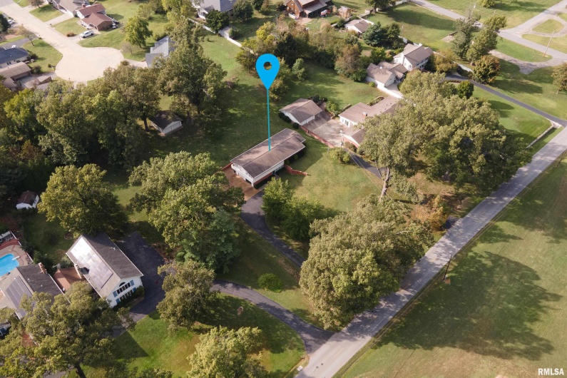 313 COUNTRY CLUB Lane, Harrisburg, Illinois 62946, 3 Bedrooms Bedrooms, 0 ,3 BathroomsBathrooms,Residential,For Sale,COUNTRY CLUB,0,RMAQC4268592