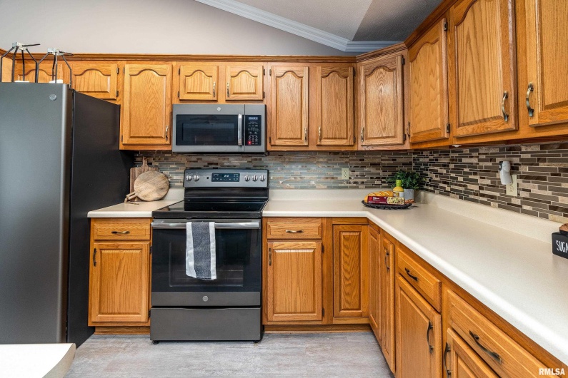 3004 Willow Branch Lane, Herrin, Illinois 62948, 3 Bedrooms Bedrooms, 0 ,2 BathroomsBathrooms,Residential,For Sale,Willow Branch,0,RMAEB460205