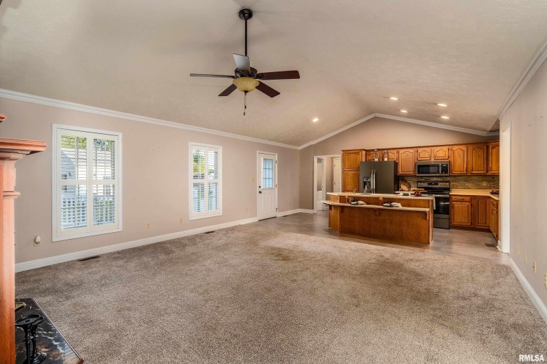 3004 Willow Branch Lane, Herrin, Illinois 62948, 3 Bedrooms Bedrooms, 0 ,2 BathroomsBathrooms,Residential,For Sale,Willow Branch,0,RMAEB460205