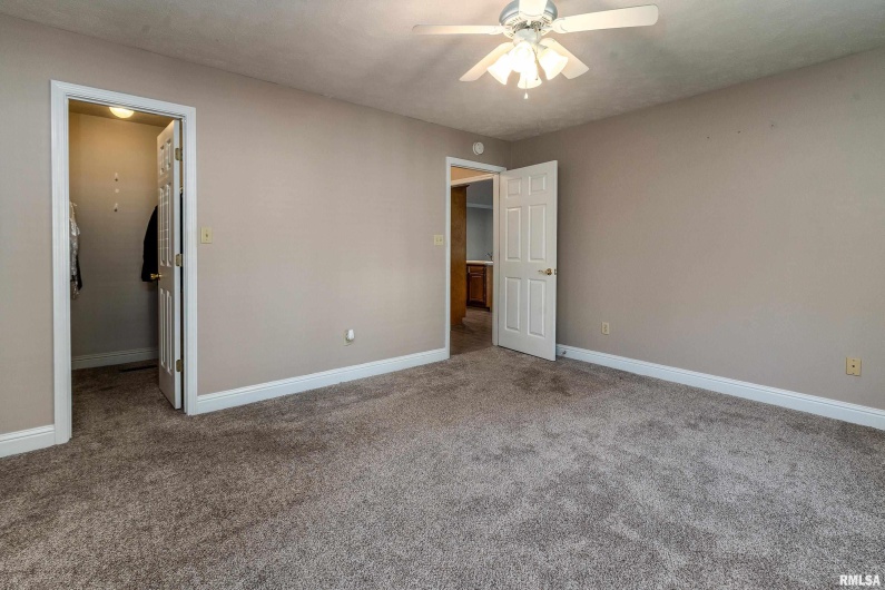 3004 Willow Branch Lane, Herrin, Illinois 62948, 3 Bedrooms Bedrooms, 0 ,2 BathroomsBathrooms,Residential,For Sale,Willow Branch,0,RMAEB460205