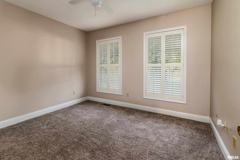 3004 Willow Branch Lane, Herrin, Illinois 62948, 3 Bedrooms Bedrooms, 0 ,2 BathroomsBathrooms,Residential,For Sale,Willow Branch,0,RMAEB460205
