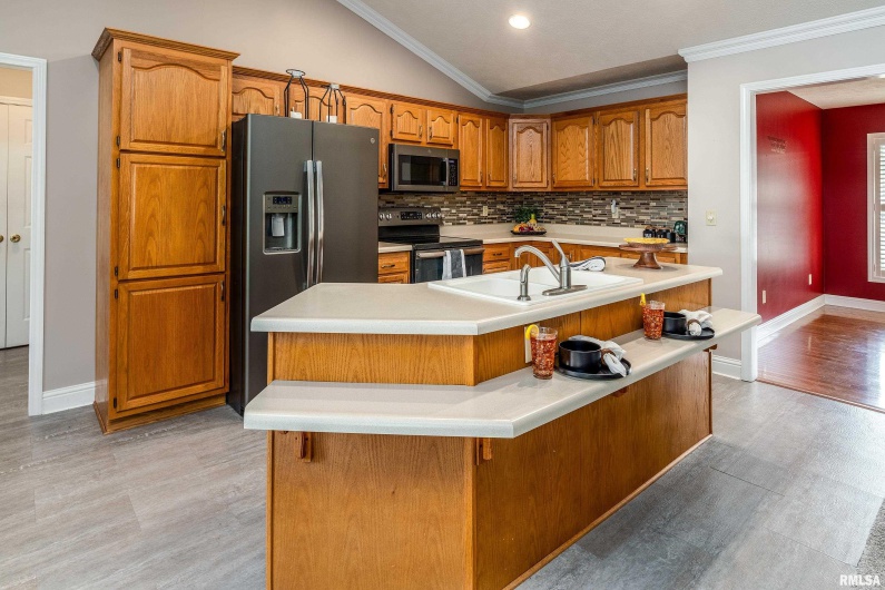 3004 Willow Branch Lane, Herrin, Illinois 62948, 3 Bedrooms Bedrooms, 0 ,2 BathroomsBathrooms,Residential,For Sale,Willow Branch,0,RMAEB460205