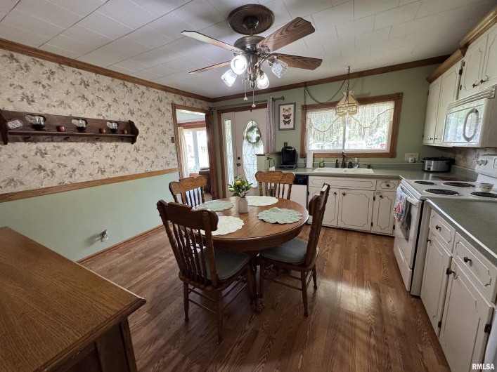 912 13TH Street, Herrin, Illinois 62948, 2 Bedrooms Bedrooms, 0 ,1 BathroomBathrooms,Residential,For Sale,13TH,0,RMAQC4265648