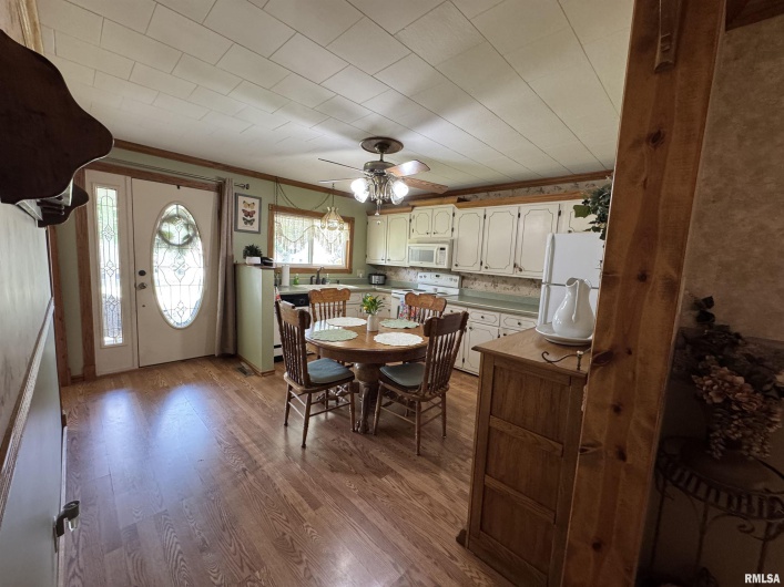 912 13TH Street, Herrin, Illinois 62948, 2 Bedrooms Bedrooms, 0 ,1 BathroomBathrooms,Residential,For Sale,13TH,0,RMAQC4265648