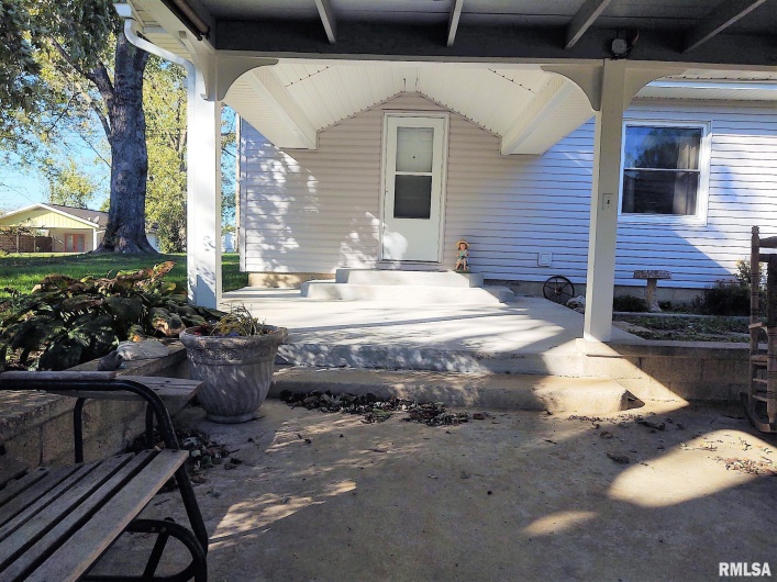 901 LOCUST Street, Vienna, Illinois 62995, 3 Bedrooms Bedrooms, 0 ,1 BathroomBathrooms,Residential,For Sale,LOCUST,0,RMAEB460207