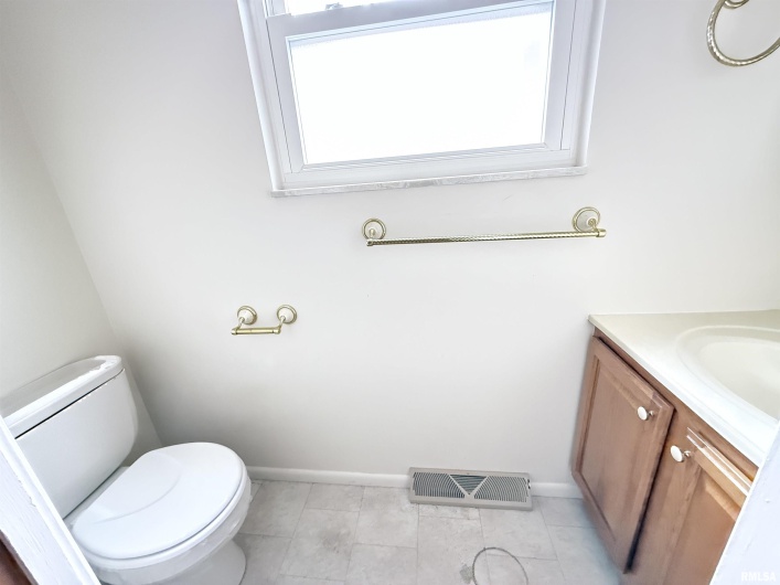 1007 HILLCREST Drive, Sparta, Illinois 62286, 3 Bedrooms Bedrooms, 0 ,1 BathroomBathrooms,Residential,For Sale,HILLCREST,0,RMAEB460209