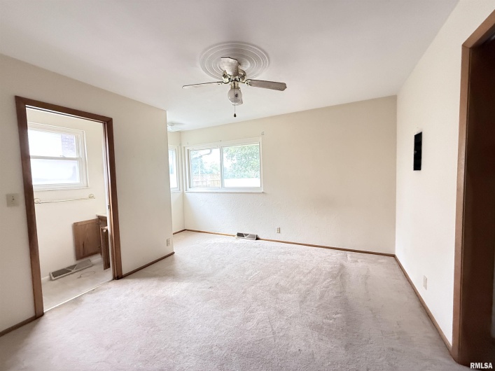 1007 HILLCREST Drive, Sparta, Illinois 62286, 3 Bedrooms Bedrooms, 0 ,1 BathroomBathrooms,Residential,For Sale,HILLCREST,0,RMAEB460209