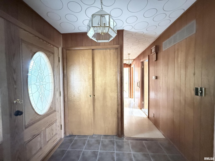 1007 HILLCREST Drive, Sparta, Illinois 62286, 3 Bedrooms Bedrooms, 0 ,1 BathroomBathrooms,Residential,For Sale,HILLCREST,0,RMAEB460209