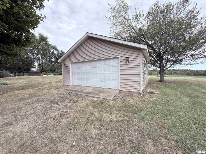 1007 HILLCREST Drive, Sparta, Illinois 62286, 3 Bedrooms Bedrooms, 0 ,1 BathroomBathrooms,Residential,For Sale,HILLCREST,0,RMAEB460209