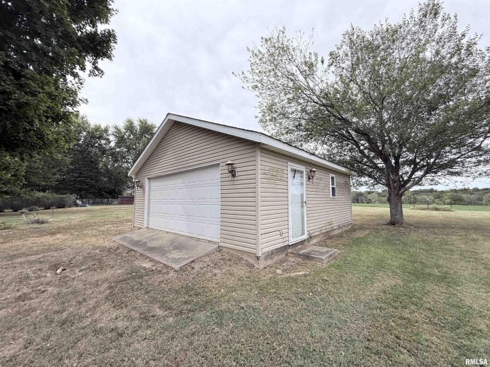 1007 HILLCREST Drive, Sparta, Illinois 62286, 3 Bedrooms Bedrooms, 0 ,1 BathroomBathrooms,Residential,For Sale,HILLCREST,0,RMAEB460209