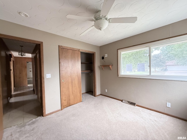 1007 HILLCREST Drive, Sparta, Illinois 62286, 3 Bedrooms Bedrooms, 0 ,1 BathroomBathrooms,Residential,For Sale,HILLCREST,0,RMAEB460209
