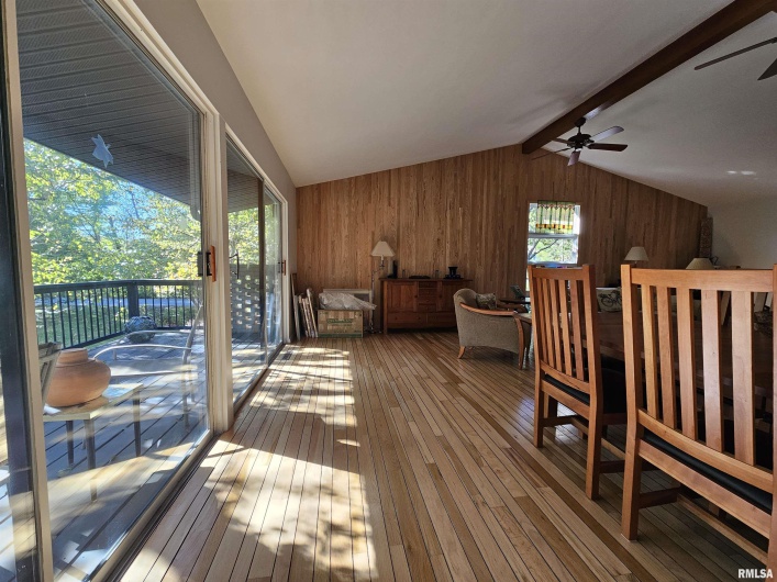 46 HILLCREST Drive, Carbondale, Illinois 62901, 3 Bedrooms Bedrooms, 0 ,3 BathroomsBathrooms,Residential,For Sale,HILLCREST,0,RMAEB460211