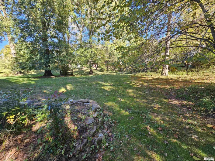 46 HILLCREST Drive, Carbondale, Illinois 62901, 3 Bedrooms Bedrooms, 0 ,3 BathroomsBathrooms,Residential,For Sale,HILLCREST,0,RMAEB460211