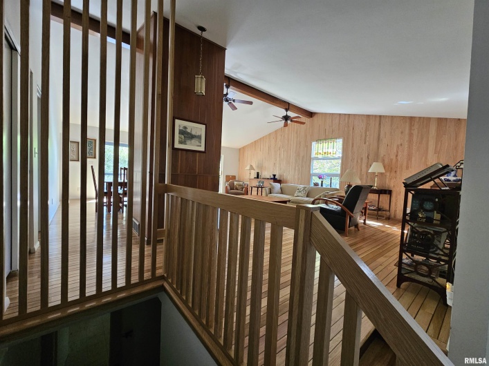 46 HILLCREST Drive, Carbondale, Illinois 62901, 3 Bedrooms Bedrooms, 0 ,3 BathroomsBathrooms,Residential,For Sale,HILLCREST,0,RMAEB460211