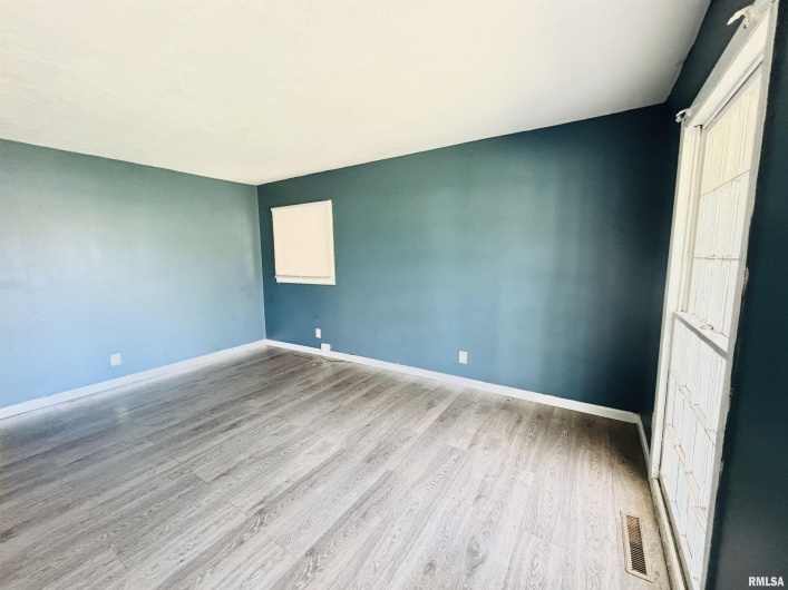 111 TOWER Road, Carbondale, Illinois 62901, 3 Bedrooms Bedrooms, 0 ,2 BathroomsBathrooms,Residential,For Sale,TOWER,0,RMAEB460206