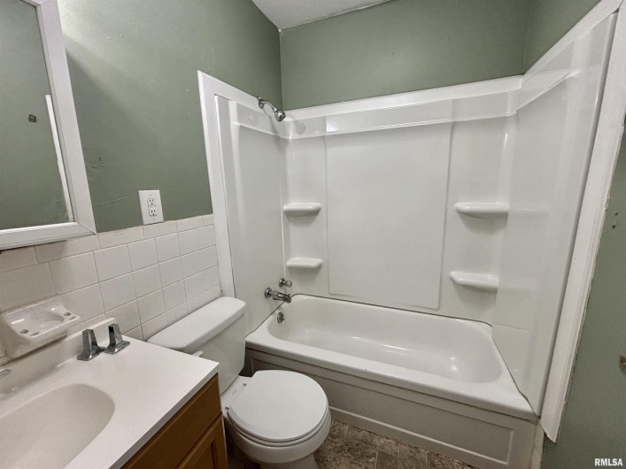 111 TOWER Road, Carbondale, Illinois 62901, 3 Bedrooms Bedrooms, 0 ,2 BathroomsBathrooms,Residential,For Sale,TOWER,0,RMAEB460206